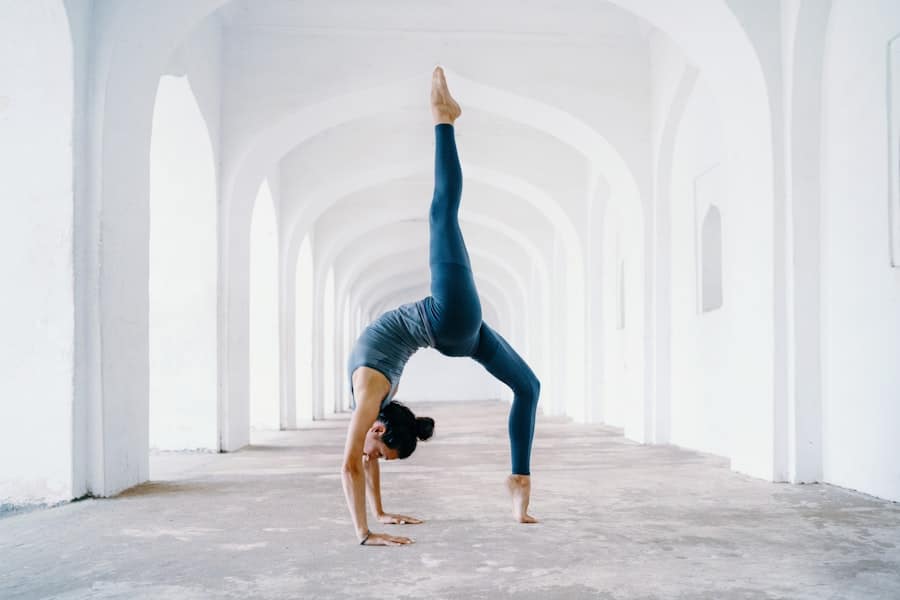 Parmitas ultimativer Leitfaden für den Beginn deiner Gesichts-Yoga-Reise image 3