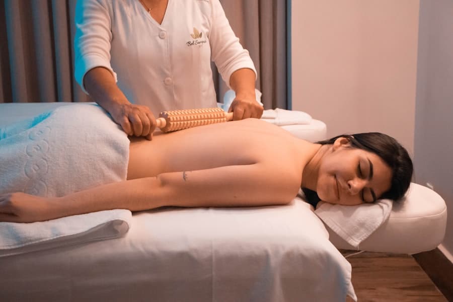 7 Gesichtsübungen zur effektiven Bekämpfung von Augenfalten augenfalten image 35