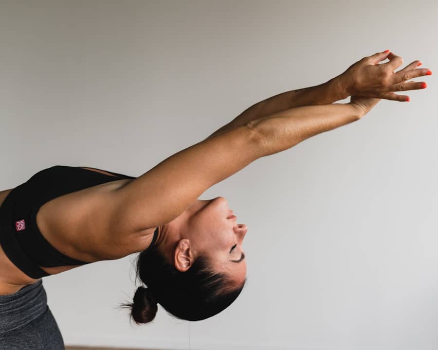 Die besten Yoga-Übungen für das Gesicht um schlaffe Haut effektiv zu bekämpfen bekämpfen image 5